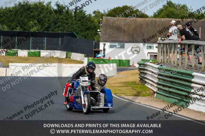 Vintage motorcycle club;eventdigitalimages;mallory park;mallory park trackday photographs;no limits trackdays;peter wileman photography;trackday digital images;trackday photos;vmcc festival 1000 bikes photographs